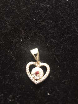Brand new heart with simulated Ruby /No trades /No Discounts