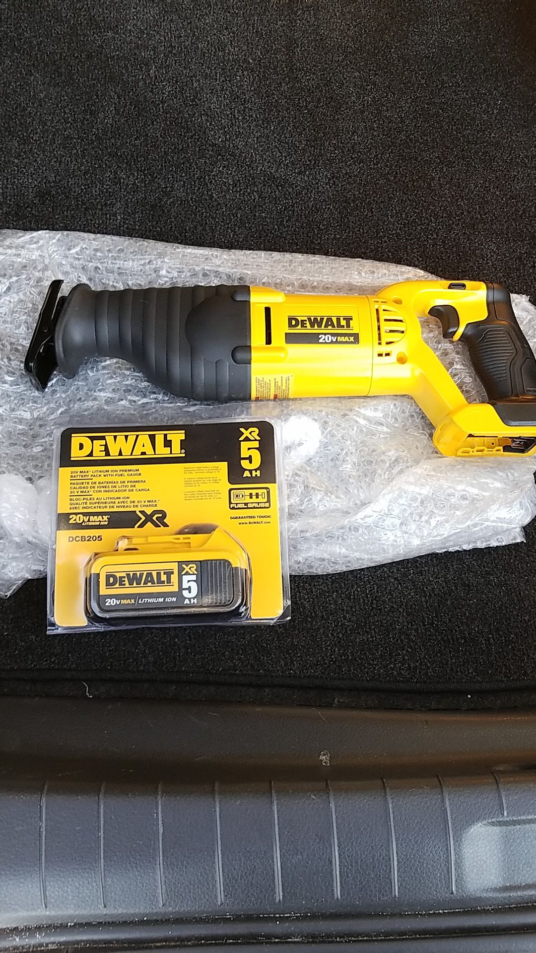 New dewalt 20v MAX saws all and battery