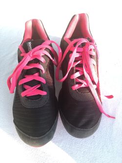 REEBOK WALKING SHOES Size (10)