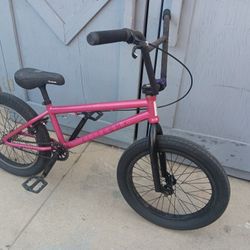 BMX.       ELITE.         20"tires 