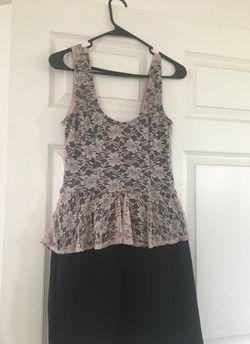 Vestido con encaje, talla XL pero se mira más como si fuera L