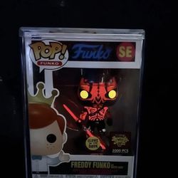 Freddy Funko as Darth Maul (Glow in the Dark) LE 2000 PCS