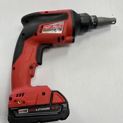 MILWAUKEE 2866-20 M18 FUEL DRYWALL SCREW GUN WITH BATTERY, IN GOOD CONDITION
