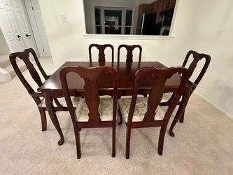 DINING ROOM SET