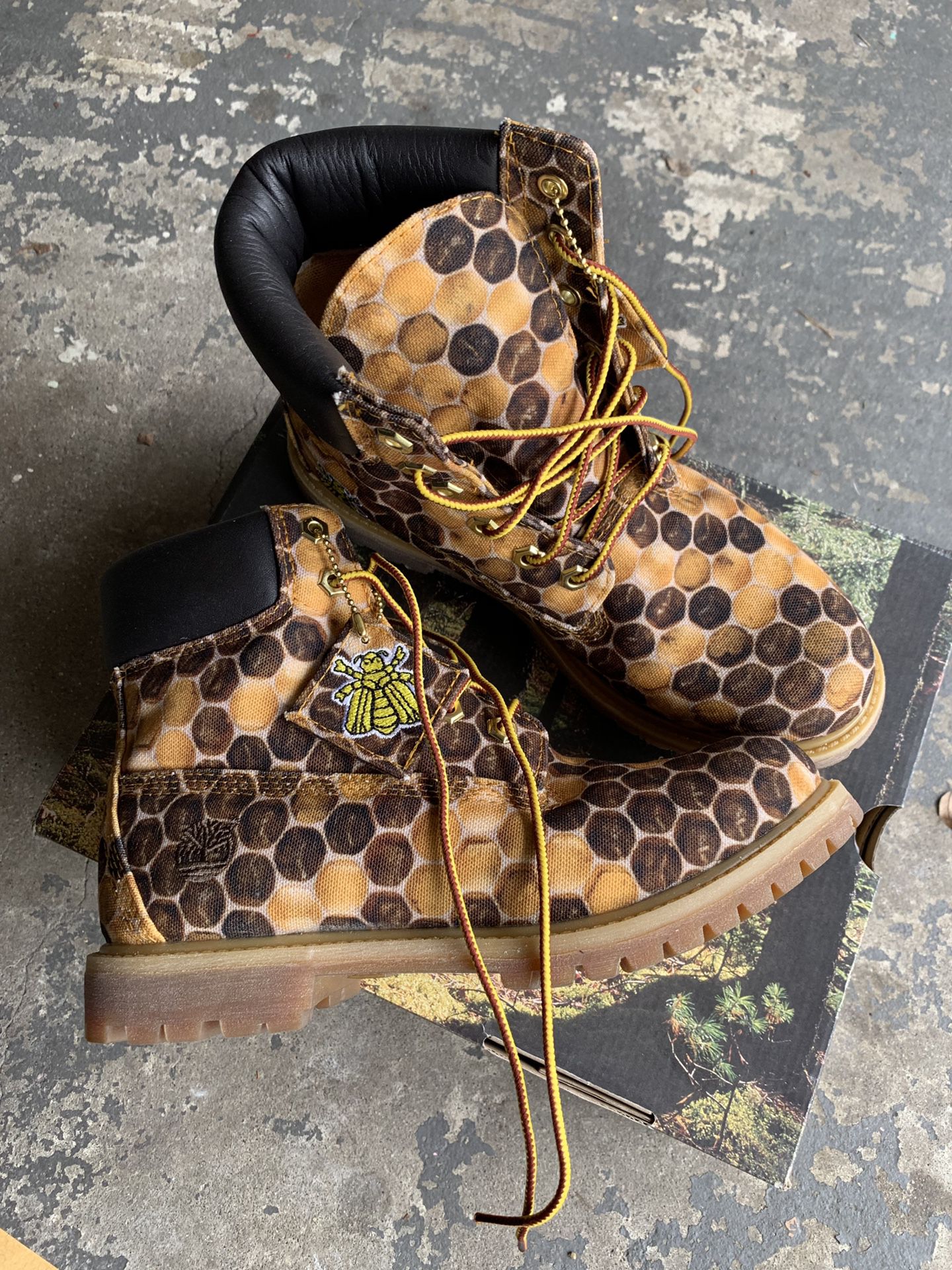 Timberland x Bee Line Exclusive Boots (women’s sz 8)