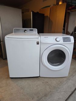 Samsung High Efficiency Washer and Dryer Set (Electric)