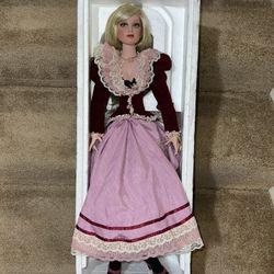 Rustie porcelain doll # 174/750 Beautiful 2002 Bugandy dress 24” Heart Charm