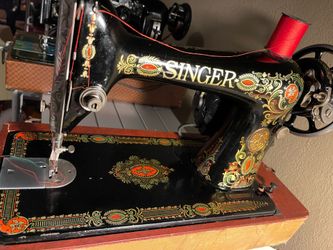 Singer 66  red eye w/box