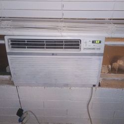 LG Window AC 10,000 BTUs.  I COLD AIR