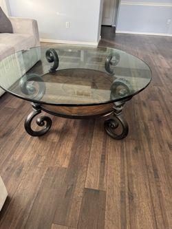 Hekman Coffee Table (round)