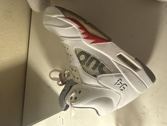 Jordan Retro 5 Supreme Collab