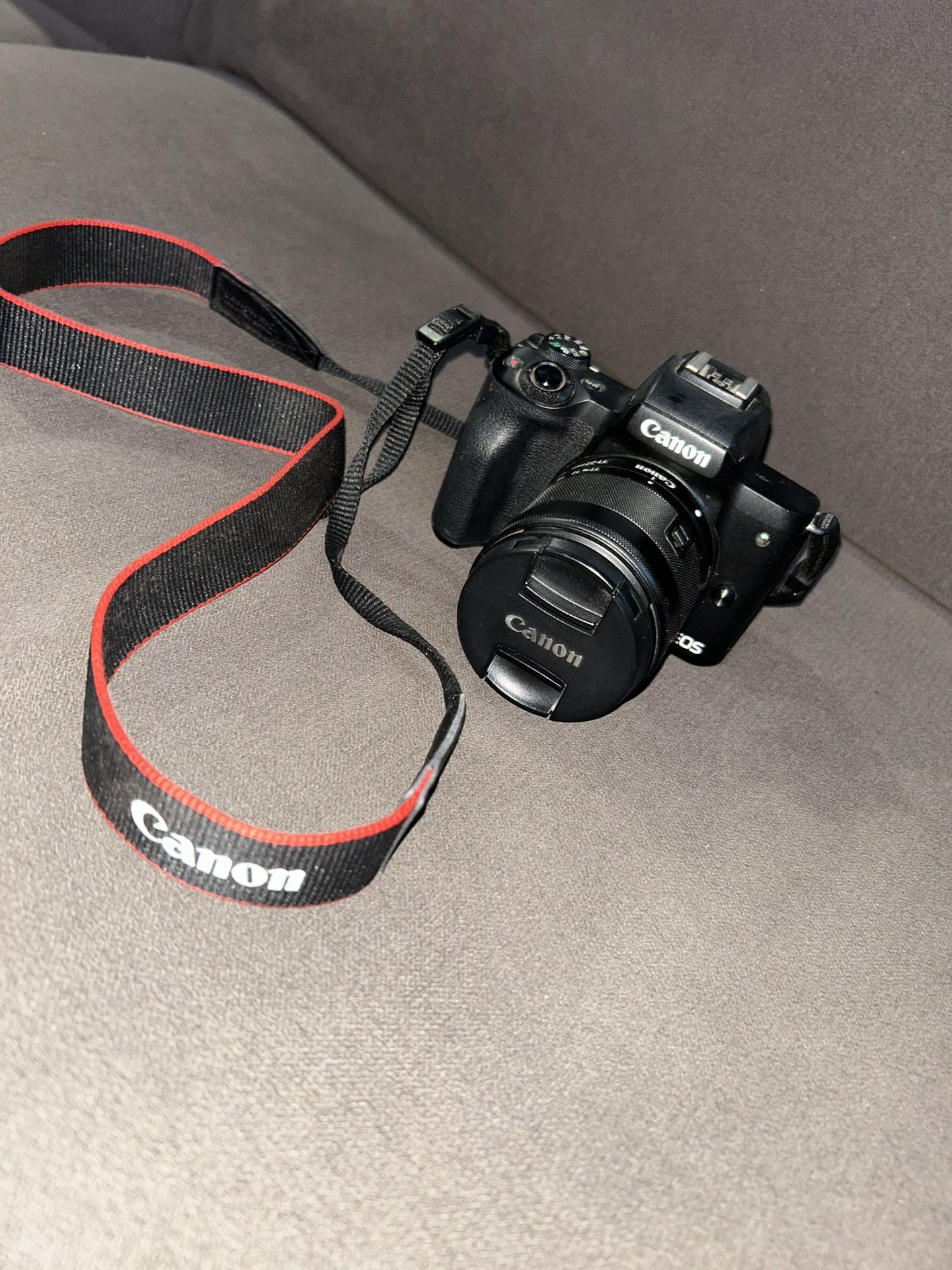 Canon EOS M50
