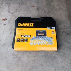 Dewalt 192 Piece Tool Set