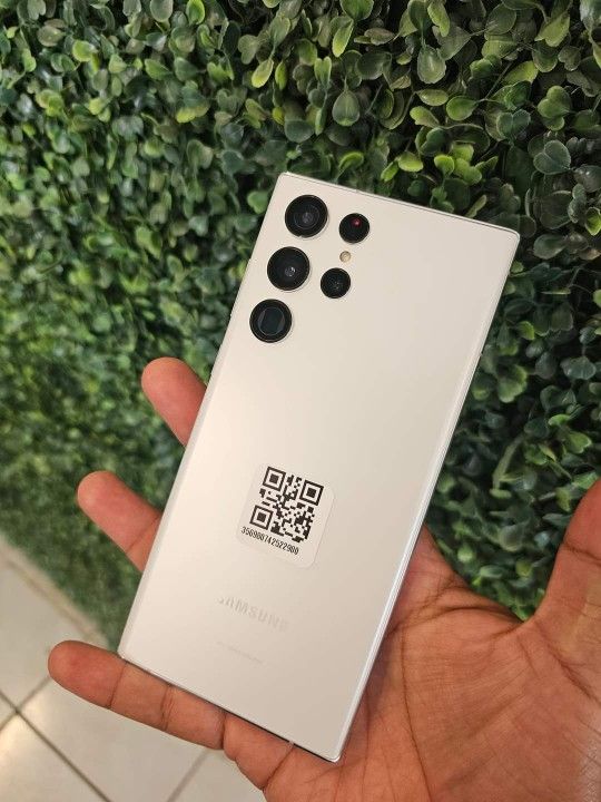 Samsung Galaxy S22 Ultra , Factory Unlocked, Excellent Condition Like New