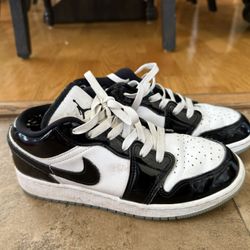 4.5Y Jordan Retro 1 Low SE White/Black