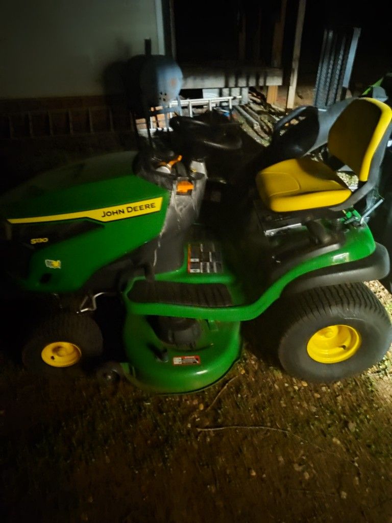 John Deer Riding Mower With Bagging System 