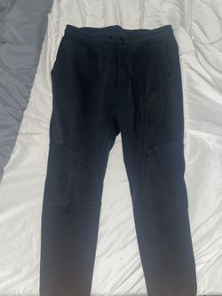 black nike tech m