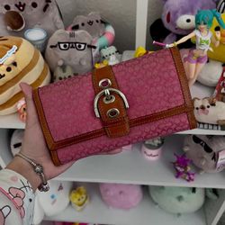 Vintage Coach Soho Buckle Pink Wallet