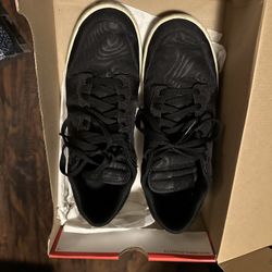Black Nike Dunks 9.5