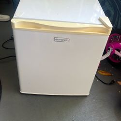 Emerson Mini Fridge 