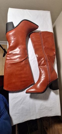 Journee Collection Daria Red Heeled Boots Size 8WC