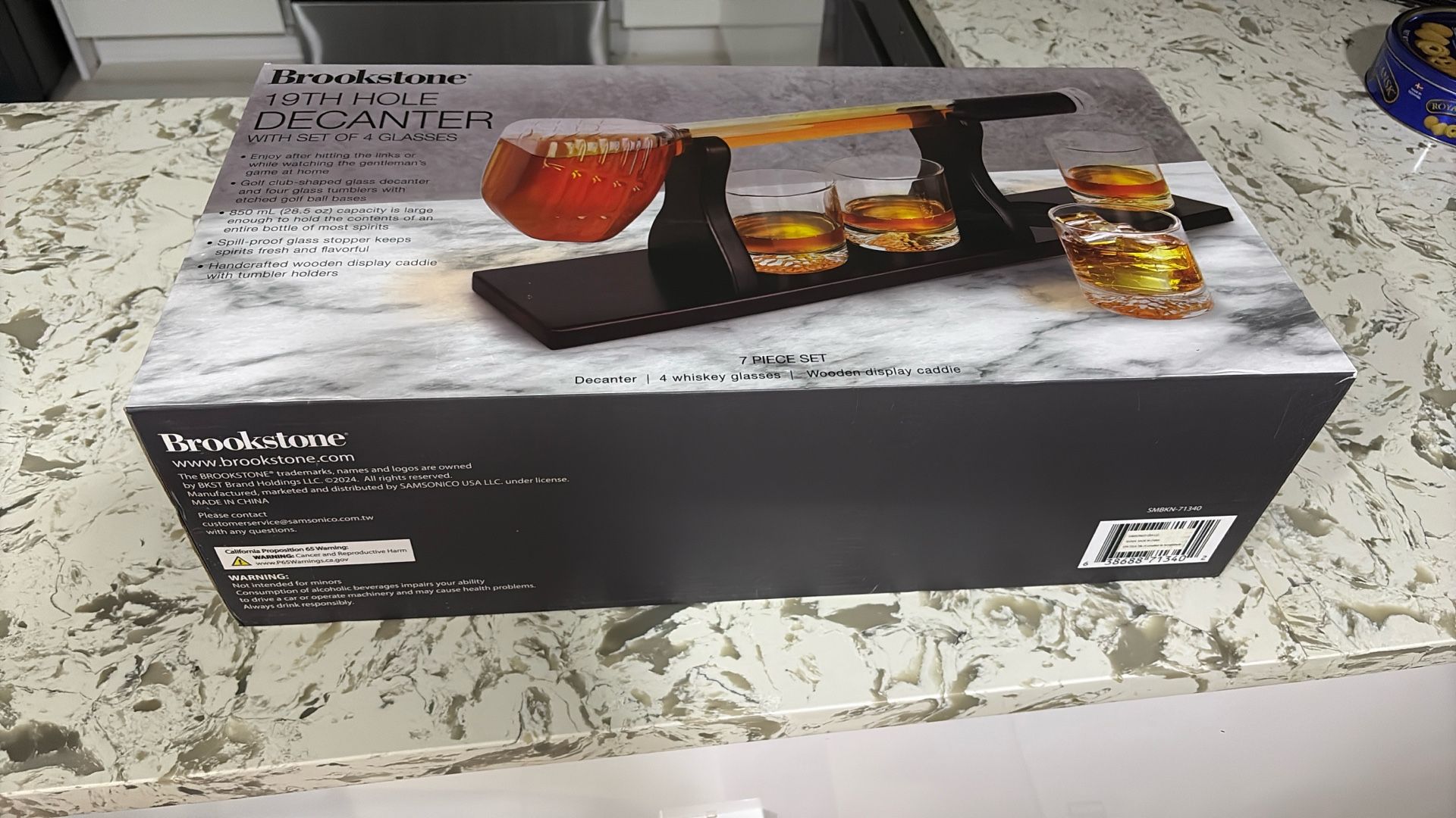 Golf Club Whiskey Decanter With Glasses 