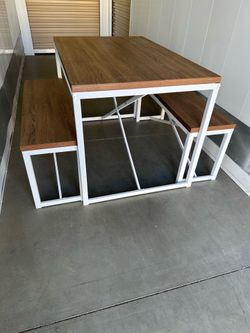 Table and 2 benches
