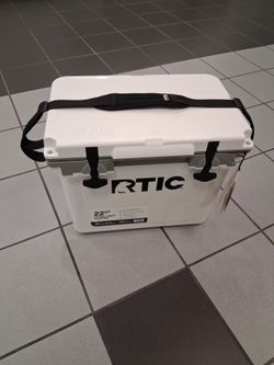 RTIC 22 QT ULTRA-LIGHT COOLER.