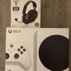 Xbox One S W/ TurtleBeach Headset 