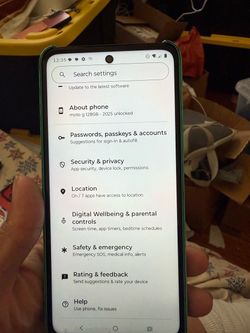 Lightly used unlocked moto g 5G 2025 128gb for 125