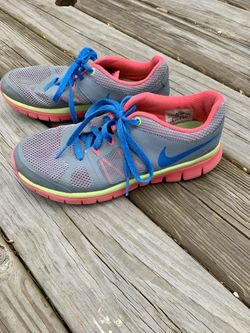 Girls Size 5.5 Nike Running Shoes