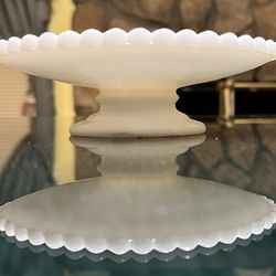 Avon White Milk Glass Pedestal Soap Dish Vintage 1970s Owl Design 5.5” Long