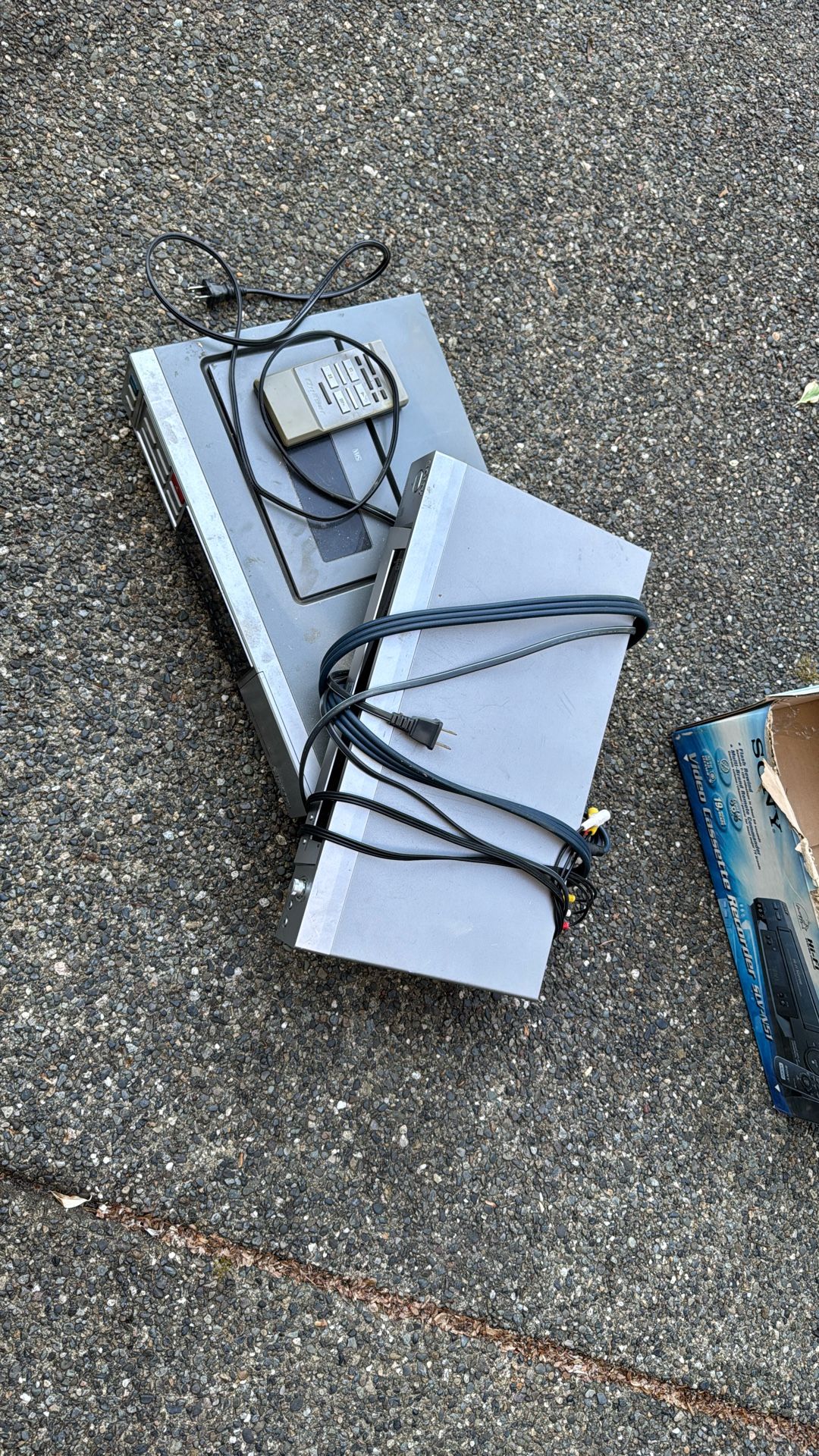 Quasar VHS Video Recorder And Sony DVD/cd/video Cd Player