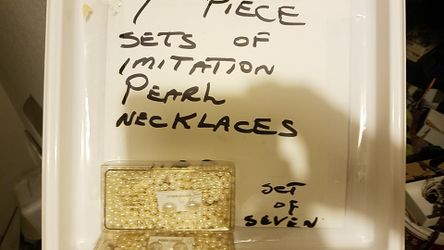 7 piece set of imitation Pearl necklaces