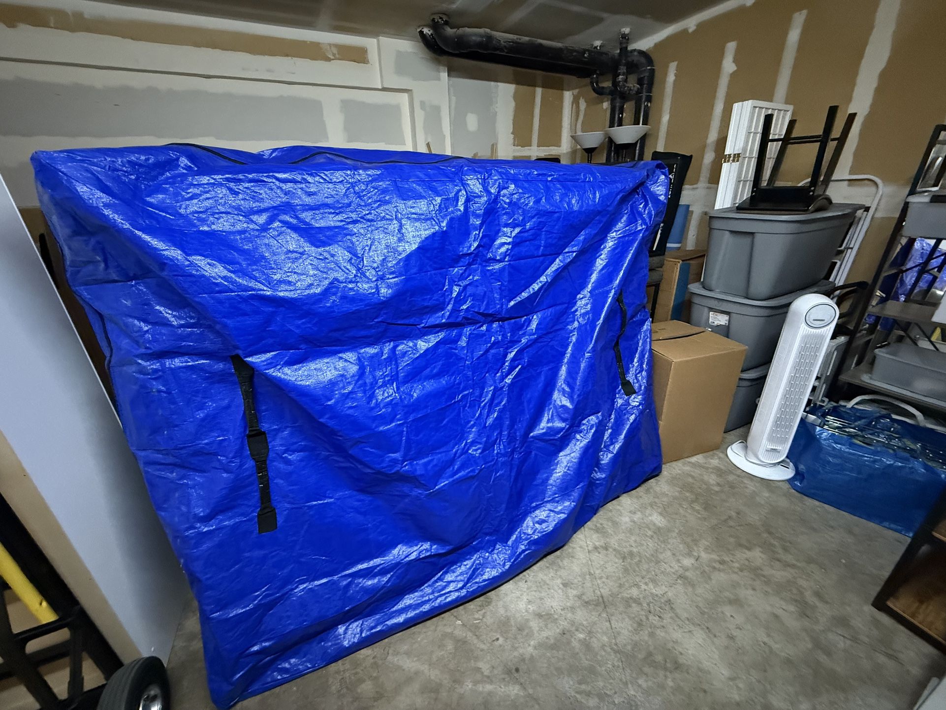 Free 10 Inch Queen Memory Foam Mattress ( Almost New) 