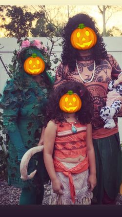 Disney Halloween Family Costumes- Moana, Pua and Te Fiti