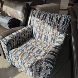 Comfy Patterned Accent Armchair – Good Condition!