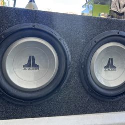 JL Subwoofer 2x 10in Sub In Box