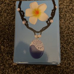 Moana Necklace and hair clip 