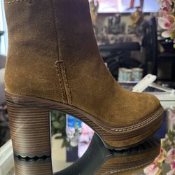 boots all size 8 -8.5 w