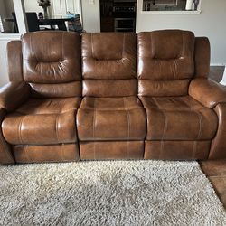 Leather recliner sofas