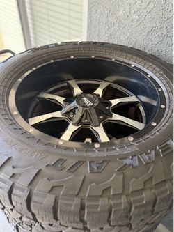 20x12 Wheels 35” Tires 8x6.5