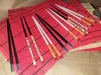 Sushi Set 7 Chopsticks, 4 Bowls, 4 Sushi Mats, Decorative Pottery