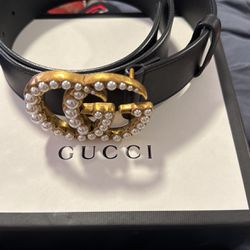 New Gucci Belt .. Pearl Brass Buckle .. Blk Leather 