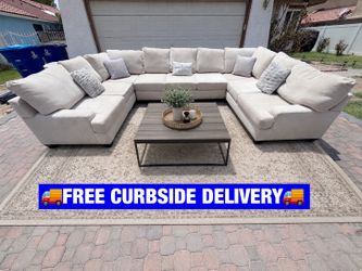🚚FREE DELIVERY🚚 ✨LIVING SPACES Beige/Cream Color U-Shape Sectional✨