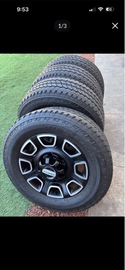 Ford super duty Wkeels and tires like new