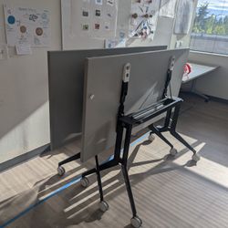 Nesting flip flop office table 