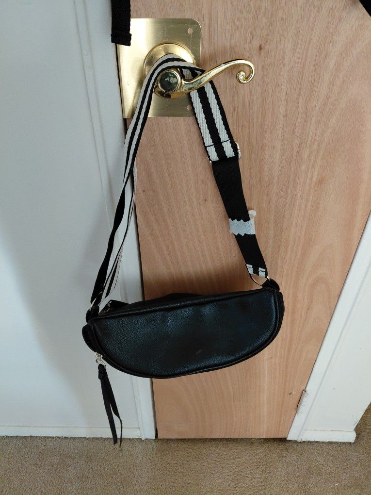 Black Crossbody Bag New ( Its Still Available Don't Ask) NE Philly 