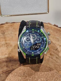 Citizen Eco-Drive WR200 Chronograph Watch – Black/Green – Good Condition