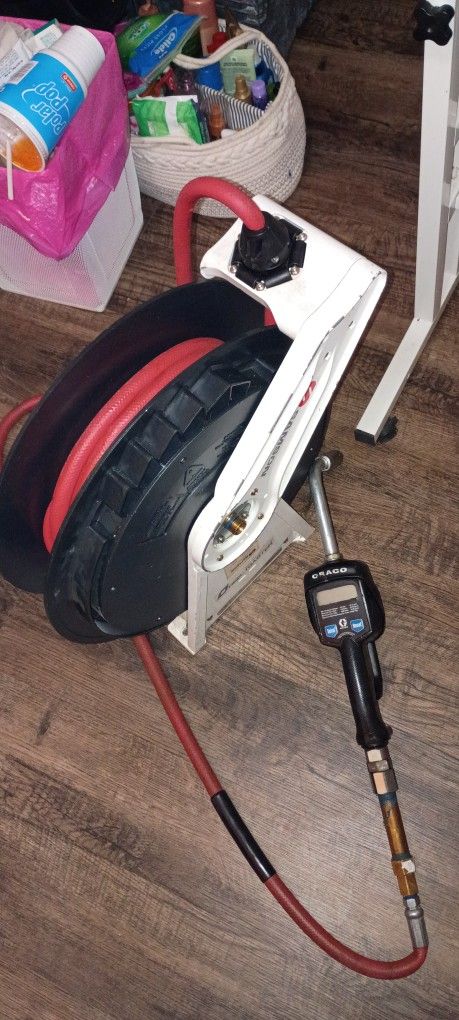 
Graco 256216 LD Electronic Oil Meter And Pressure Reel 